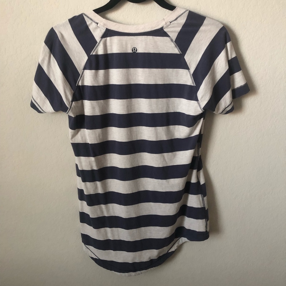 Lululemon top